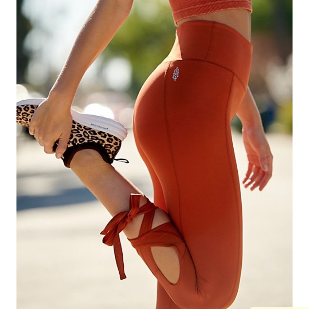 Free People High-Rise 3/4 Zen Turnout Leggings